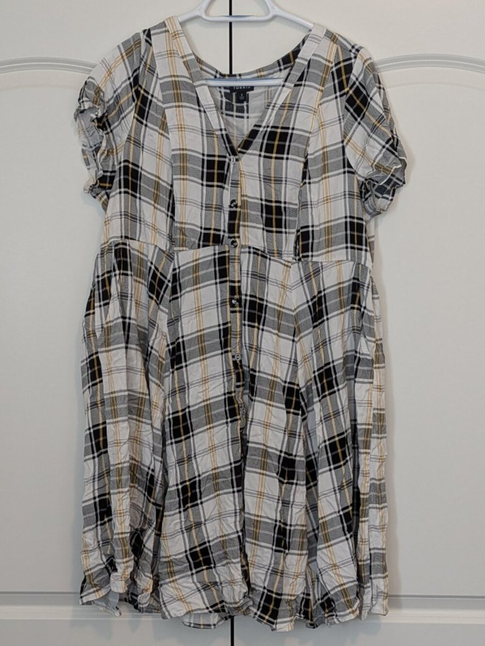 White-Yellow-Black Lightweight Torrid Dress, Size 2